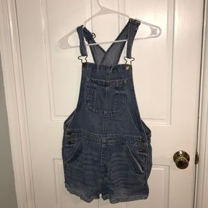 Overall shorts